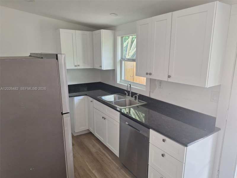 1121 NE 1st Ave # 2, Fort Lauderdale FL 33304