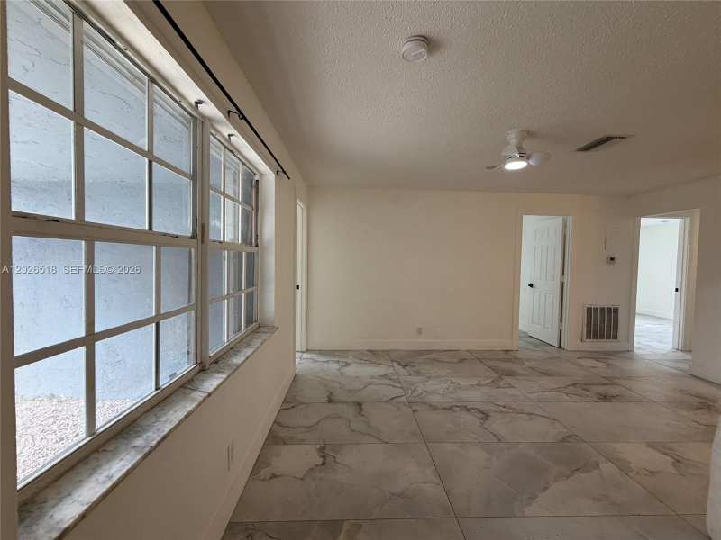 5911 NW 19th Ct # 11, Lauderhill FL 33313