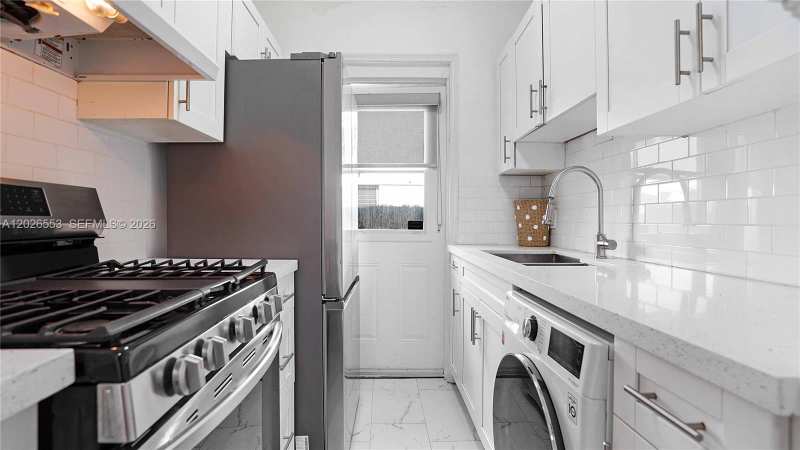 815 W 39, Miami Beach FL 33140
