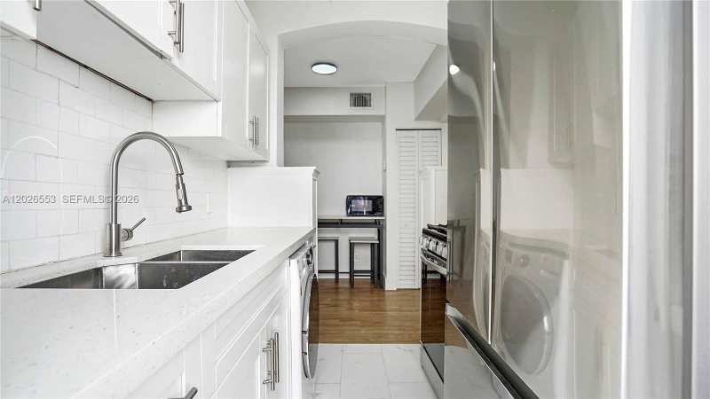 815 W 39, Miami Beach FL 33140