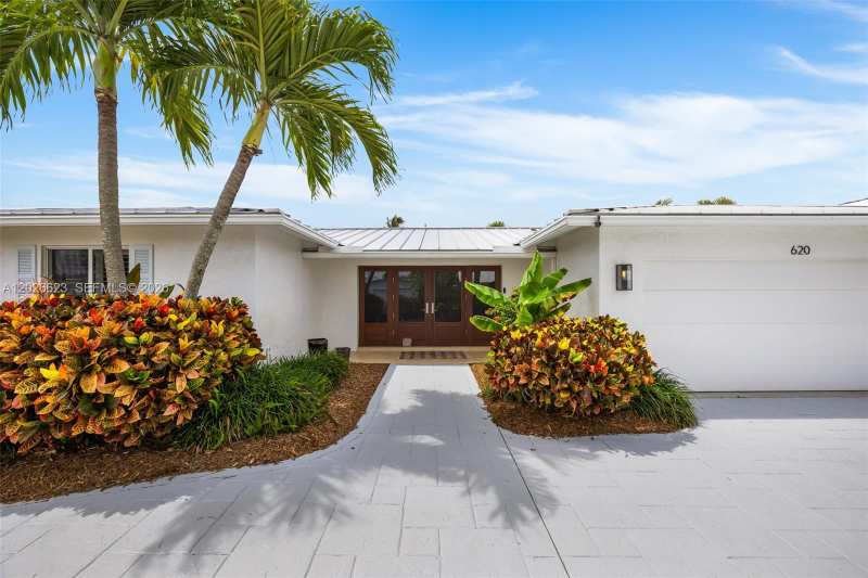 620 SE 11th St, Pompano Beach FL 33060