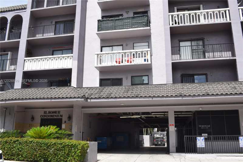 777 SW 9th Ave # 420, Miami FL 33130