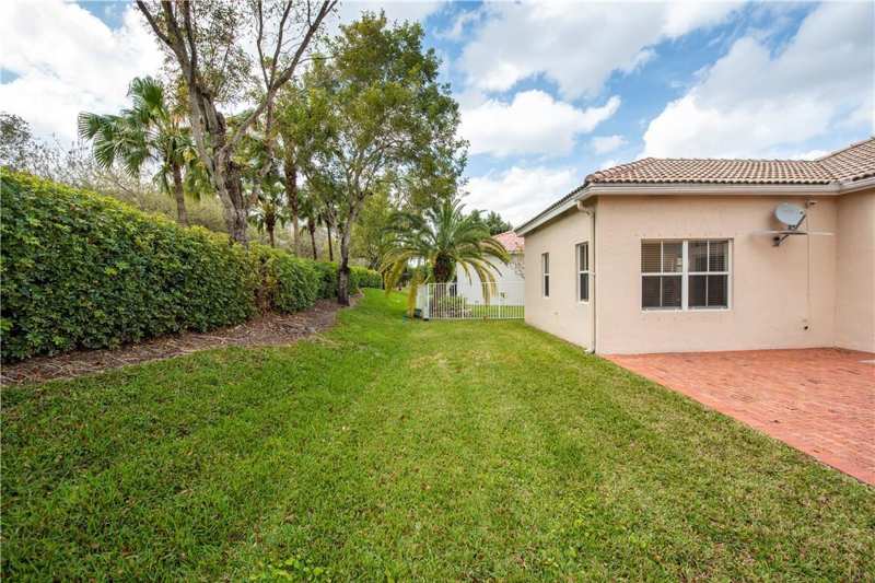 4015 Palm Place, Weston FL 33331
