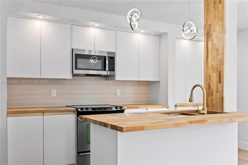 7511 S Oriole Blvd # 201, Delray Beach FL 33446