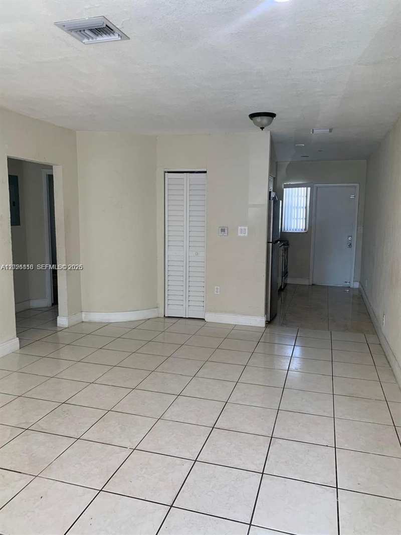 1393 NW 53rd St # 0, Miami FL 33142