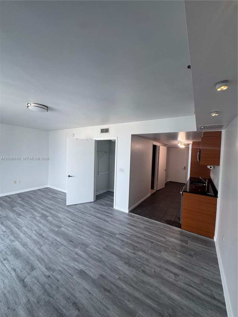 50 Biscayne Blvd # 3303, Miami FL 33132