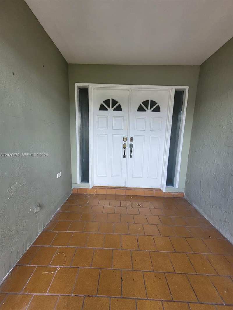 2438 SW 109th Ct, Miami FL 33165