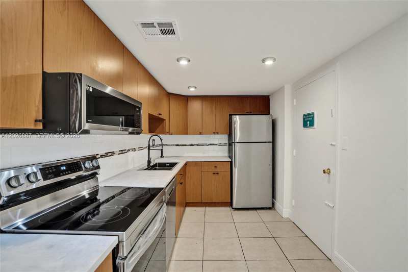 1800 Sans Souci Blvd # 435, North Miami FL 33181