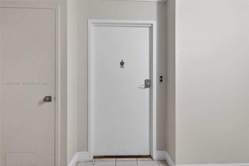 7135 Collins Ave # 1124, Miami Beach FL 33141