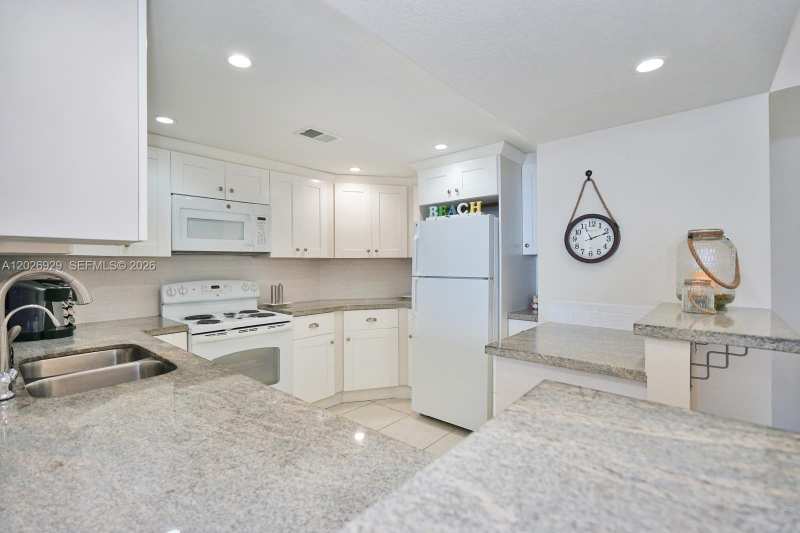 3725 S Ocean Dr # 1216, Hollywood FL 33019