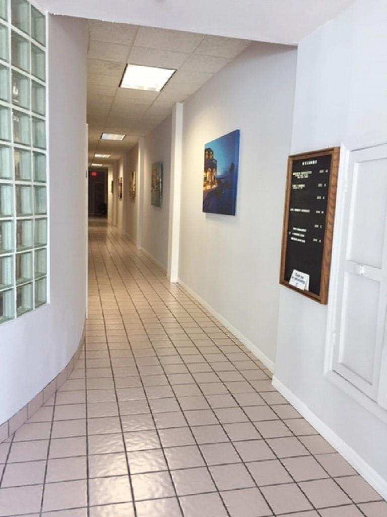2012 Hollywood Bl # D, Hollywood FL 33020