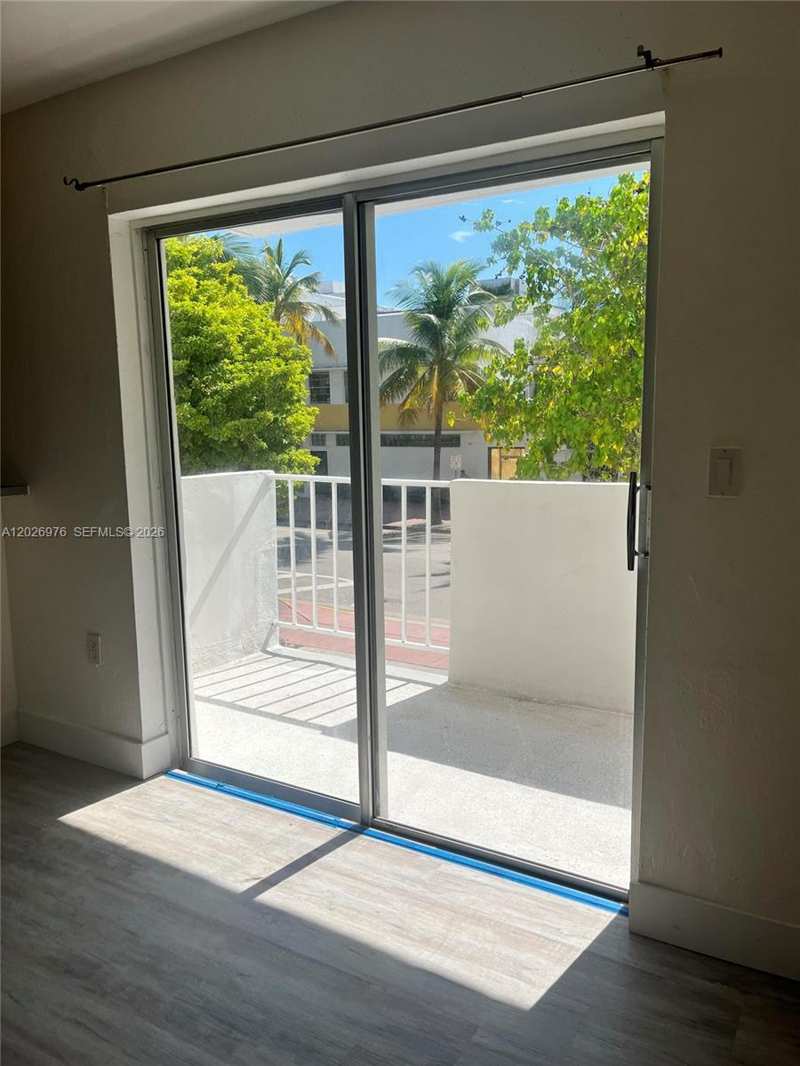 240 Collins Ave # 2B, Miami Beach FL 33139