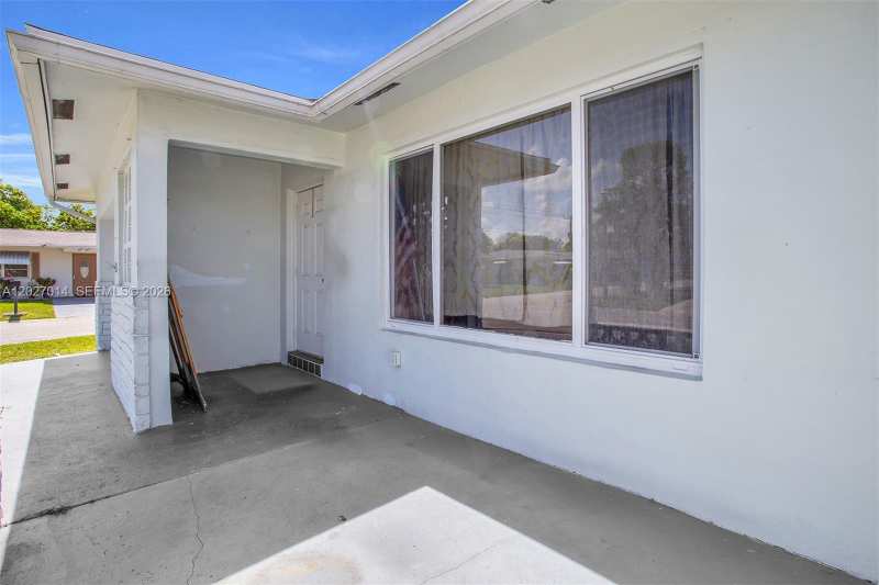 7005 NW 11th Ct, Margate FL 33063