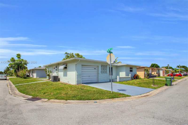 7005 NW 11th Ct, Margate FL 33063