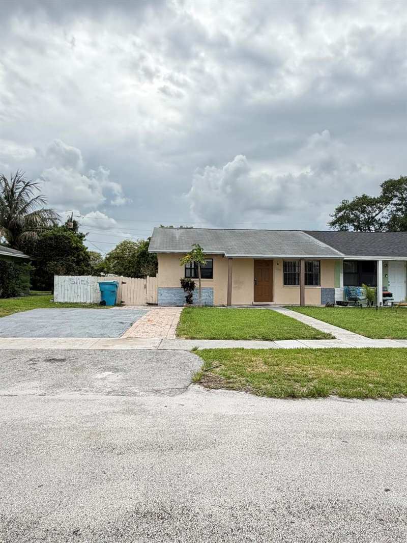3243 Grove Road, Boynton Beach FL 33435