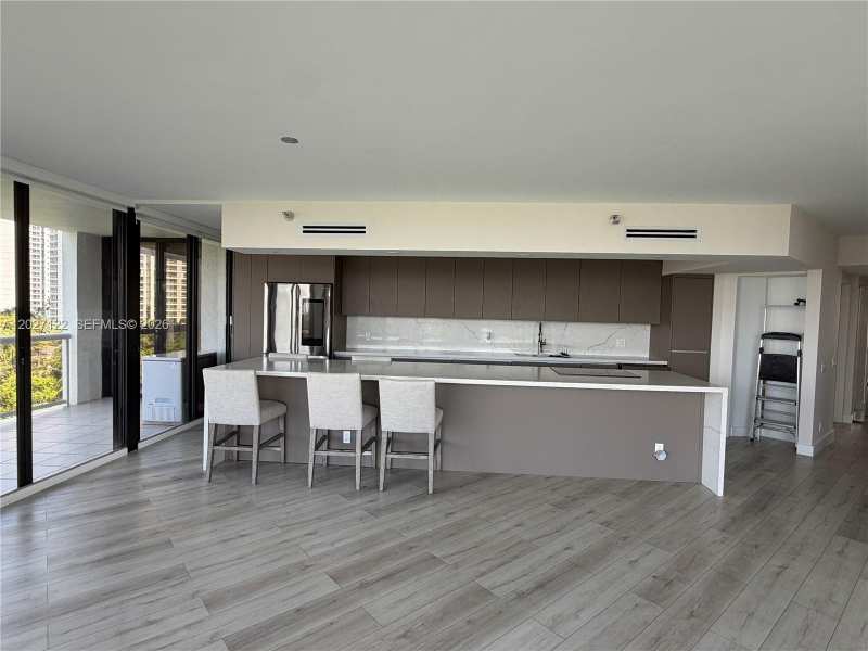 3640 Yacht Club Dr # 805, Aventura FL 33180