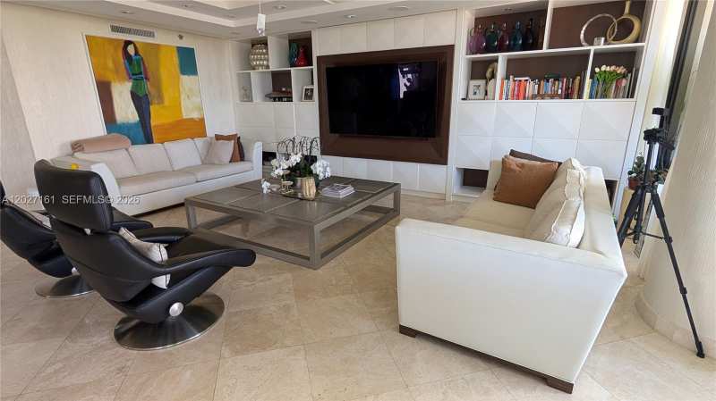2000 Island Blvd # 1404, Aventura FL 33160