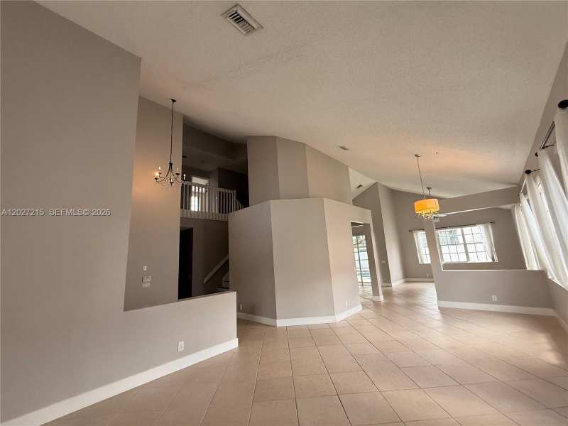 300 Cameron Dr, Weston FL 33326