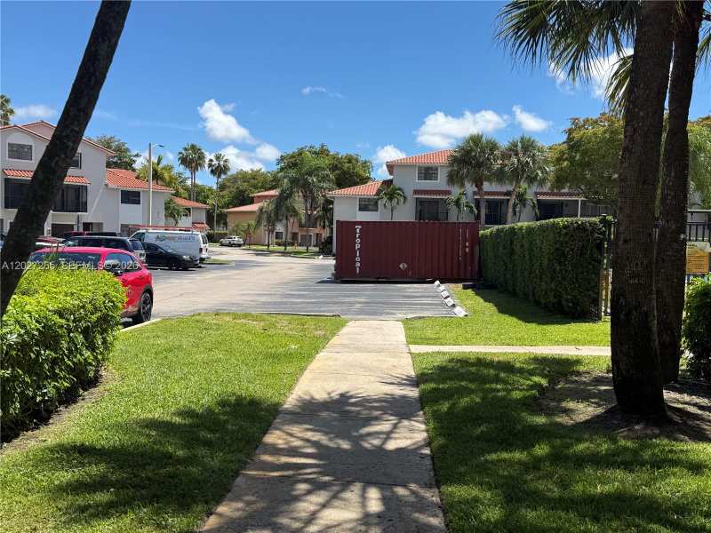9716 Hammocks Blvd # 101, Miami FL 33196