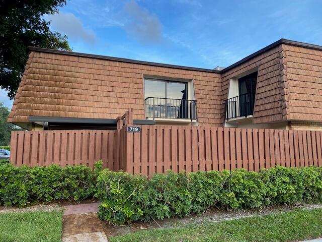 719 7th Lane, FL 33463