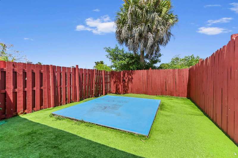 7904 SW 8th Street, North Lauderdale FL 33068