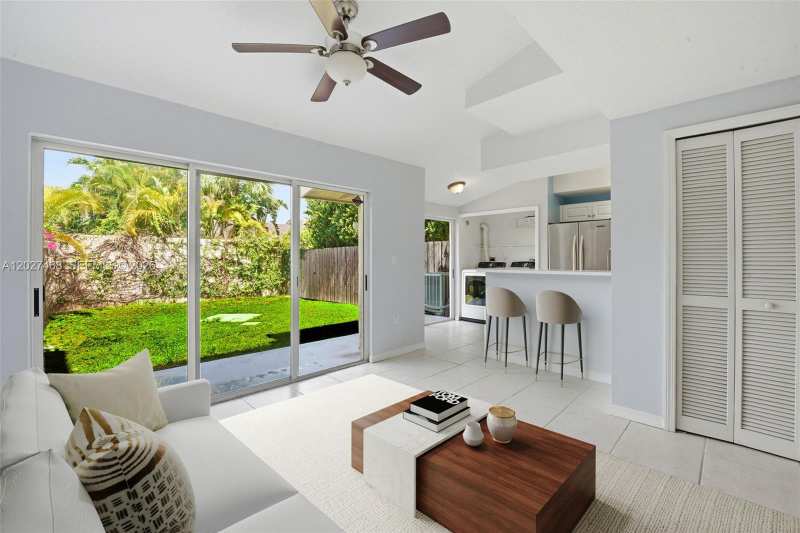 10180 SW 88th St # 403, Miami FL 33176