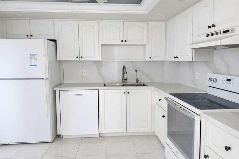 3800 N Hills Drive # 315, Hollywood FL 33021