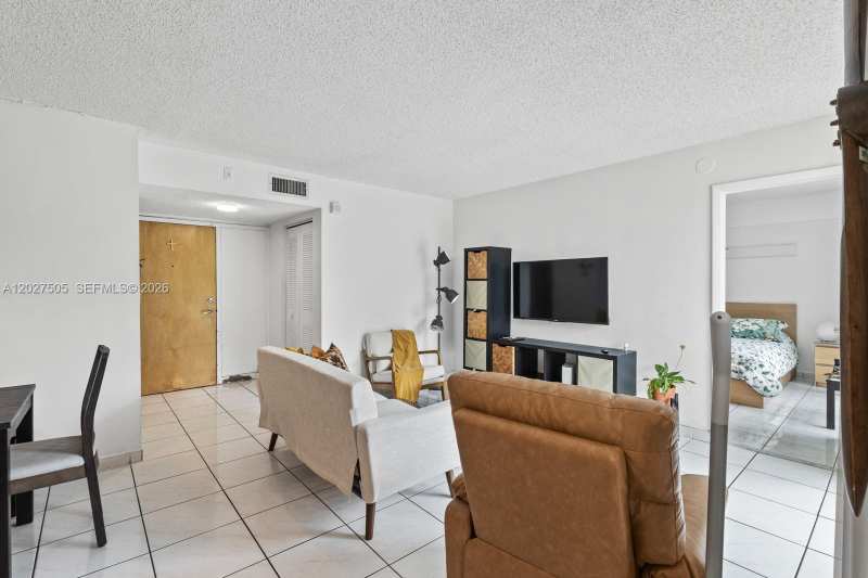 2075 SW 122nd Ave # 226, Miami FL 33175