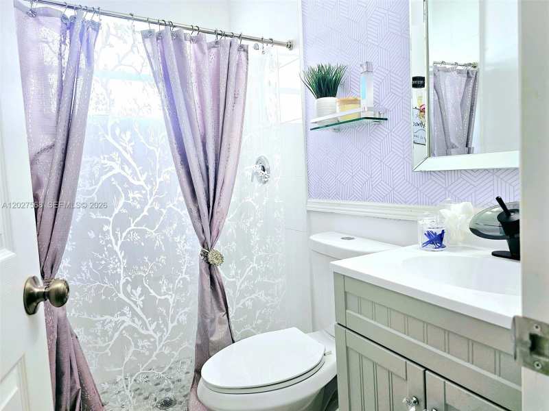 4890 NW 7th St # 2, Plantation FL 33317