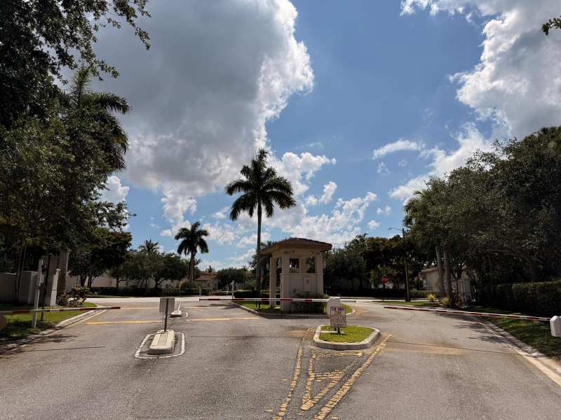 2512 NW 4th Street, Boynton Beach FL 33426