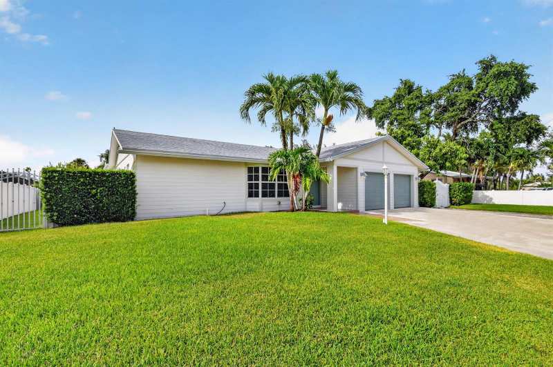 2277 Summit Boulevard, West Palm Beach FL 33406