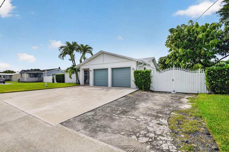 2277 Summit Boulevard, West Palm Beach FL 33406
