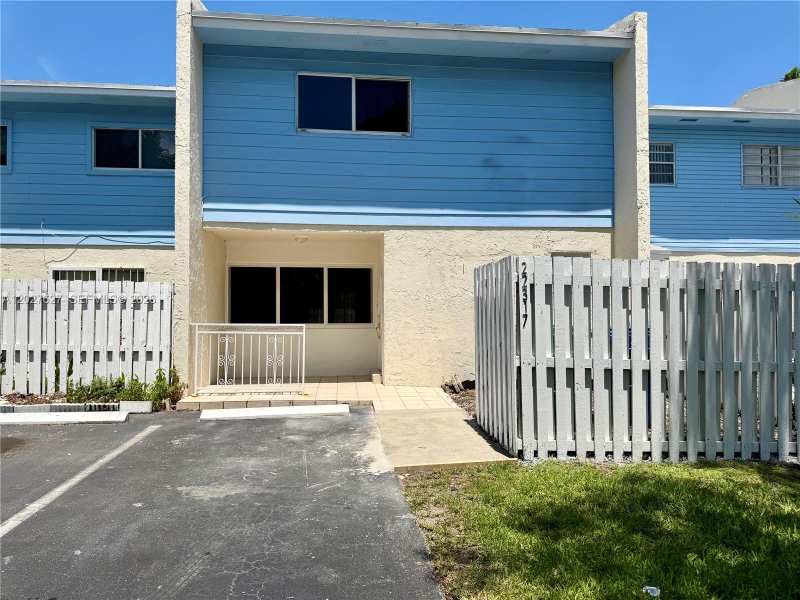 22317 SW 103rd Ave, Cutler Bay FL 33190