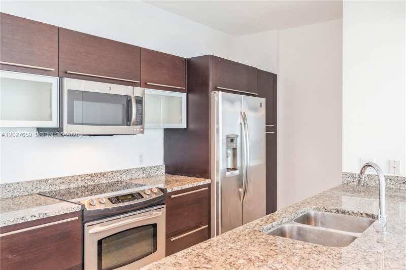 951 Brickell Ave # 3706, Miami FL 33131