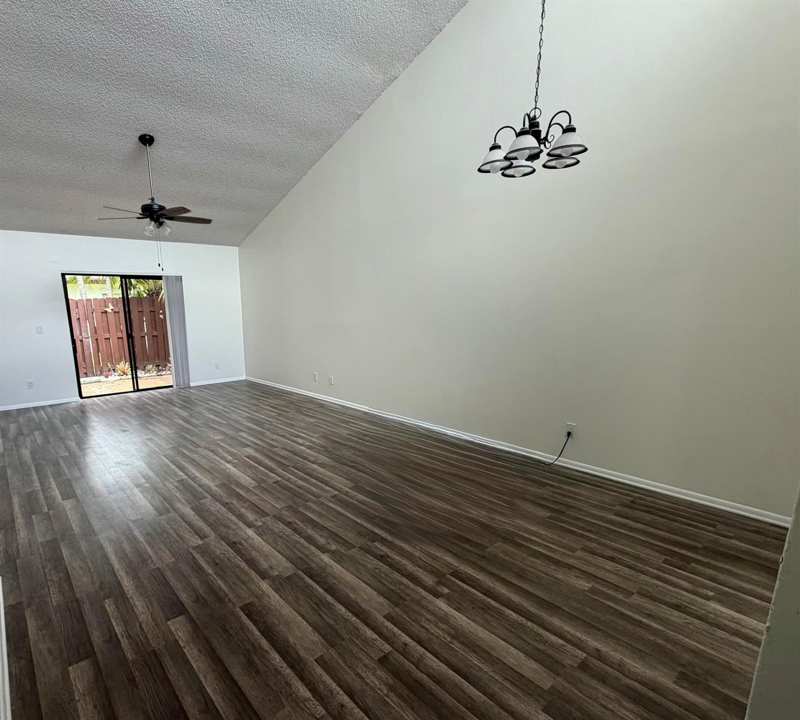 1823 Abbey Road, West Palm Beach FL 33415