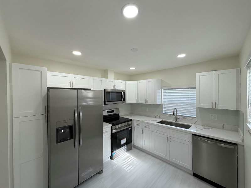 1823 Abbey Road, West Palm Beach FL 33415