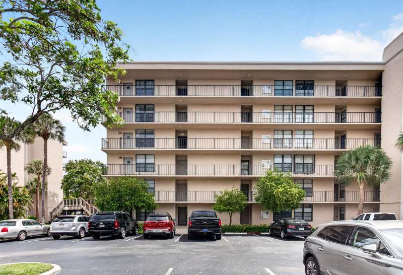 12 Royal Palm Way # 501, Boca Raton FL 33432