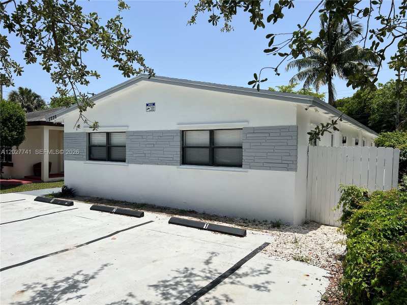 2226 Cody St, Hollywood FL 33020