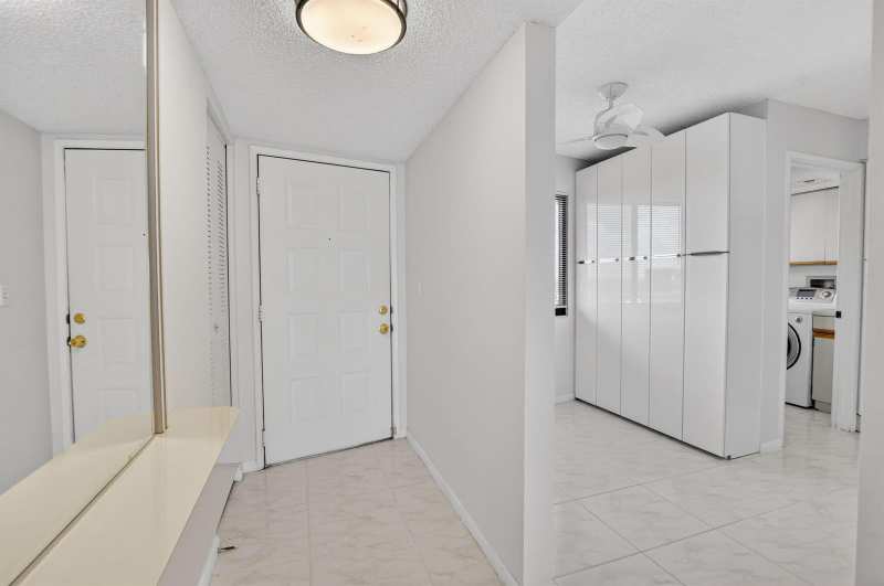 7370 S Oriole Boulevard # 802, Delray Beach FL 33446