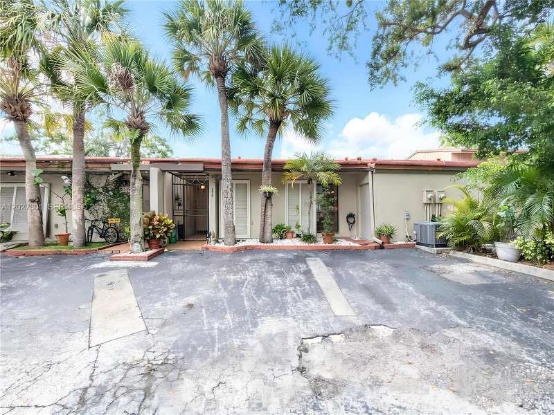 8317 Balgowan Rd # 0, Miami Lakes FL 33016