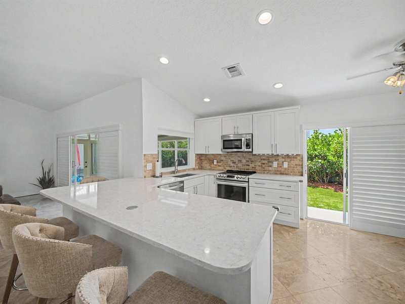 10109 Oak Bark Lane, Palm Beach Gardens FL 33410