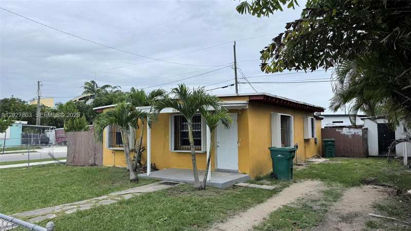 544 NW 10th St, Florida City FL 33034