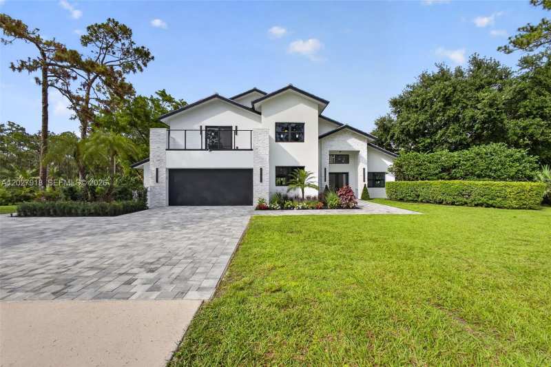 12725 Mallard Creek Dr, Palm Beach Gardens FL 33418