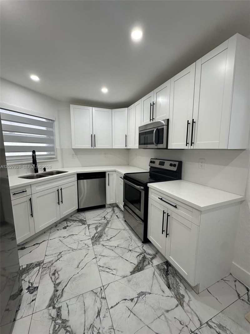 680 NW 124th Pl, Miami FL 33182