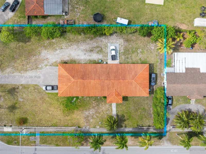 1895 NW 175th St, Miami Gardens FL 33056