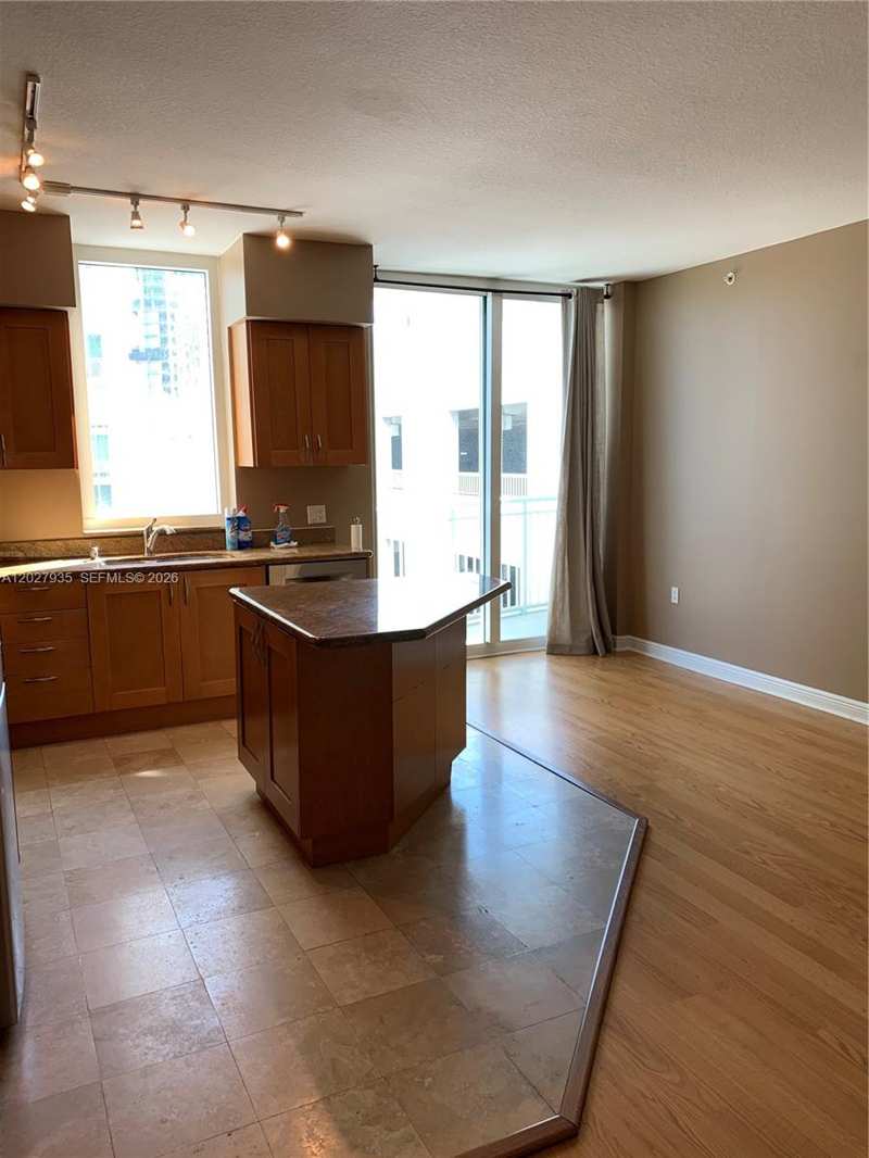 DUO CONDO WEST