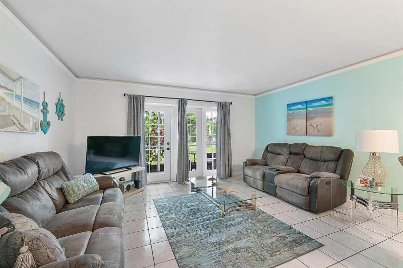 219 NE 14th Avenue # 107, Hallandale Beach FL 33009