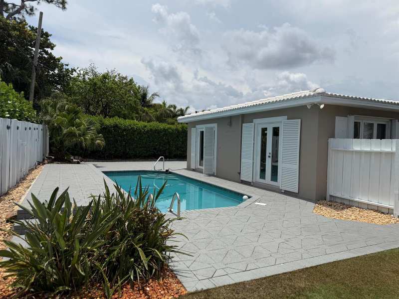 204 S Seacrest Circle, Delray Beach FL 33444