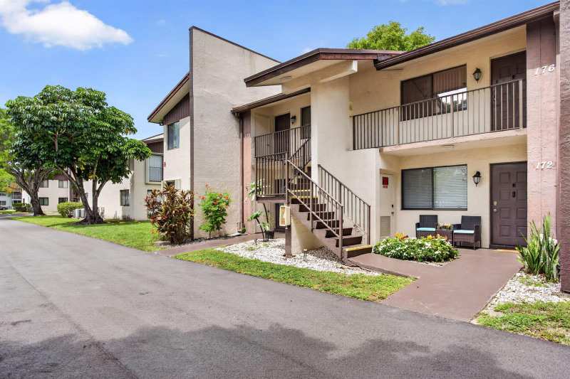 172 W Laurel Drive # 1102, Margate FL 33063