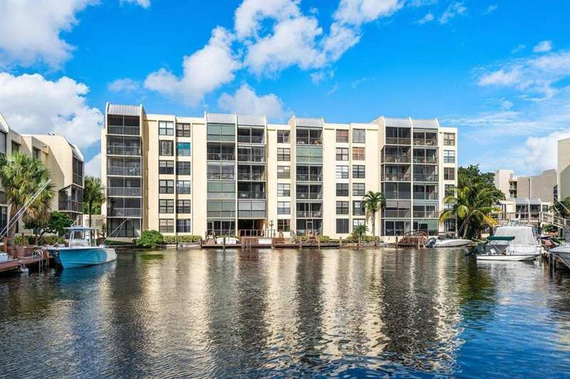 9 Royal Palm Way # 102, Boca Raton FL 33432